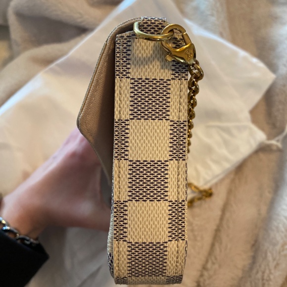 Louis Vuitton Felicie Pochette - Picture 2 of 8